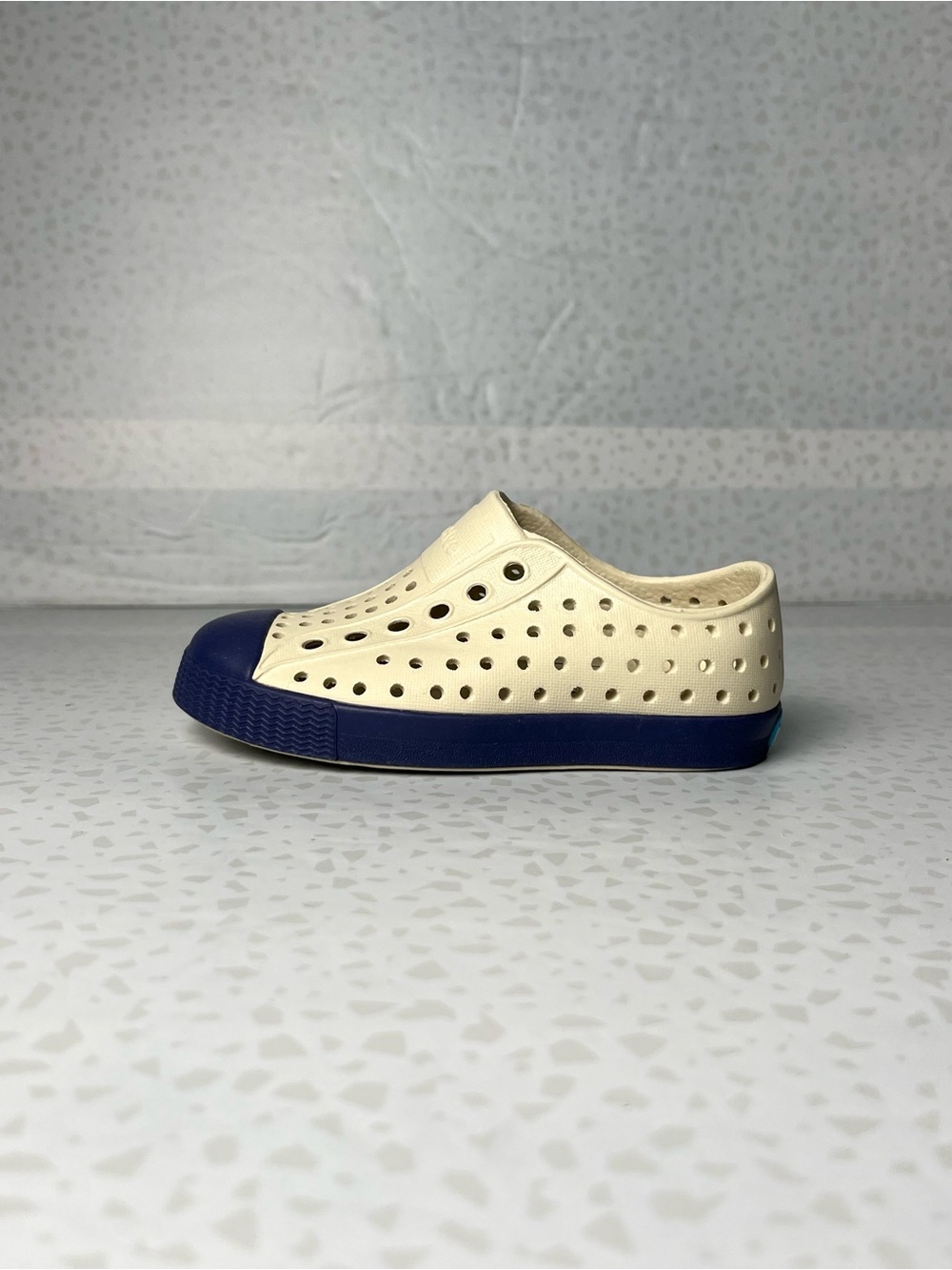 Native Children’s Jefferson Starlite Shoes Size C6 Cream and Navy Blue